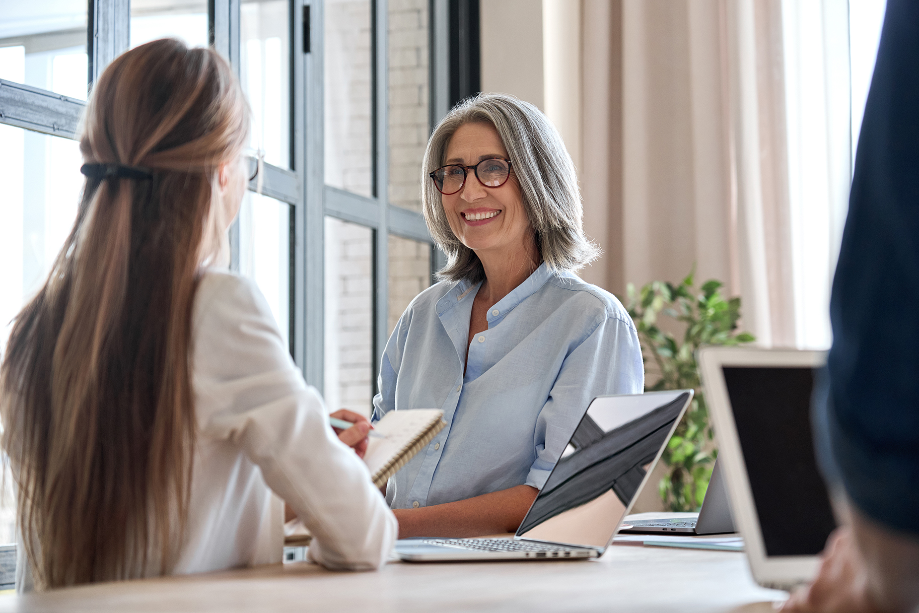 senior-business-woman senior-business-woman